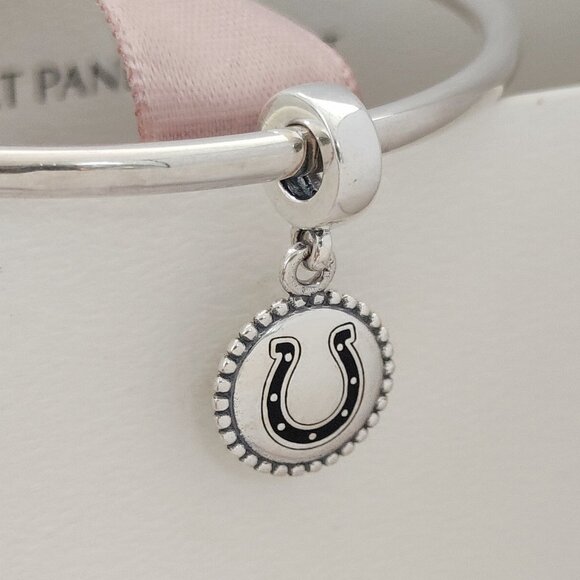Pandora Indianapolis Colts NFL Logo Exclusive Dangle Charm with box - Picture 1 of 6